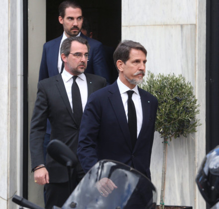 «Κλαίει» το Χ για το επίθετο «Ντε Γκρες»: Όπως λέμε... Ντε Μπαρούφ ή Ντε Λούλου «Κλαίει» το Χ για το επίθετο «Ντε Γκρες»: Όπως λέμε... Ντε Μπαρούφ ή Ντε Λούλου