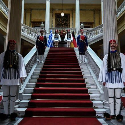 Πρόεδρος της Δημοκρατίας: Πολλή φασαρία για έναν ευνουχισμένο θεσμό