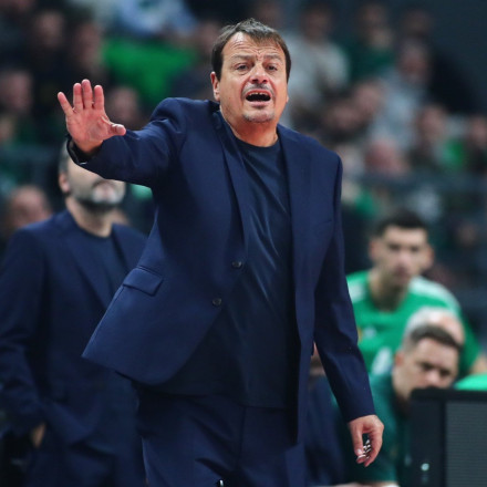 «Σκασμένος» ο Αταμάν: «Έσπασε το πόδι του ο Λεσόρ, οπαδός έπαθε έμφραγμα, τι άλλο να πούμε...»