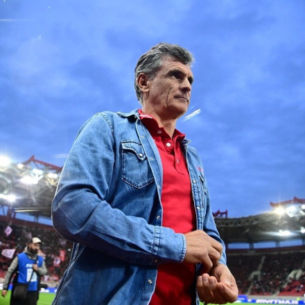 Το τζιν πουκάμισο του Μεντιλίμπαρ φοριέται ακόμη αήττητο στον Ολυμπιακό