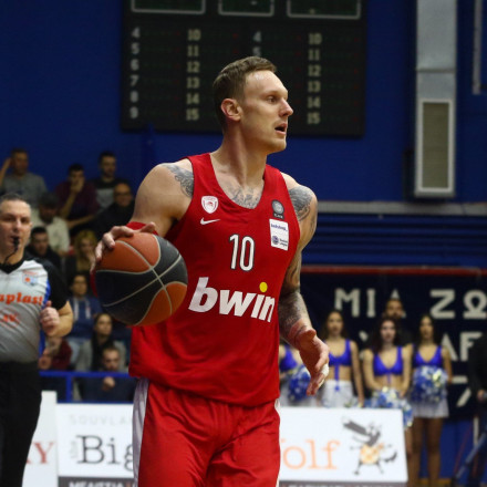 Ολυμπιακός για Τίμα: «Πάντα θα θυμόμαστε την ευγενική καρδιά του και το χαμόγελό του»