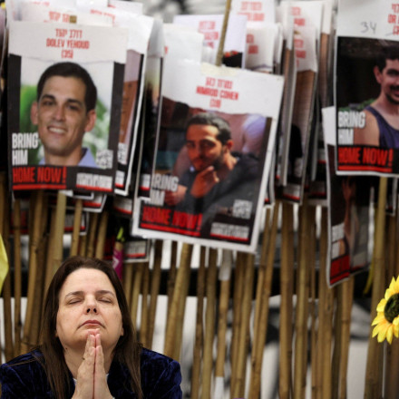 Πλησιάζει το τέλος του θρίλερ: Το Ισραήλ αναμένει απελευθέρωση των ομήρων νωρίς το πρωί της Δευτέρας