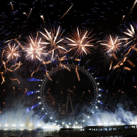 Πρωτοχρονιά: Με ελπίδες για ειρήνη και ένα καλύτερο αύριο ο πλανήτης υποδέχθηκε το 2025