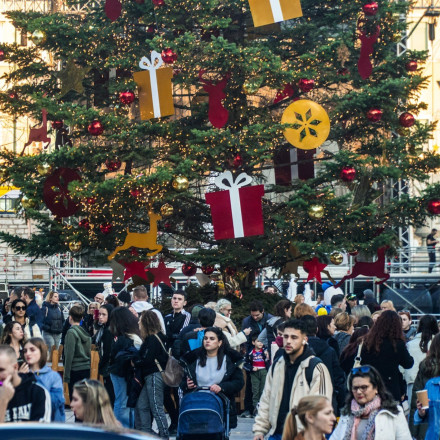 Επιθέσεις σε αγορές Χριστουγέννων: Είμαστε ασφαλείς διαβεβαιώνει η ΕΛΑΣ - Μέτρα αυξημένης επιτήρησης