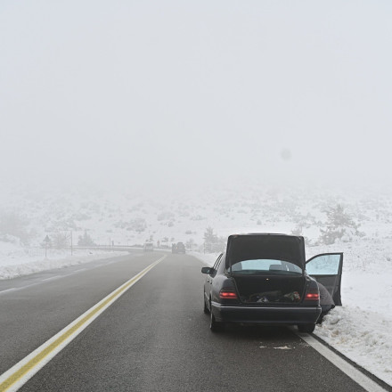 Κακοκαιρία «Έλενα»: Χιονίζει στην Πάρνηθα - Διακοπή κυκλοφορίας προς το καζίνο
