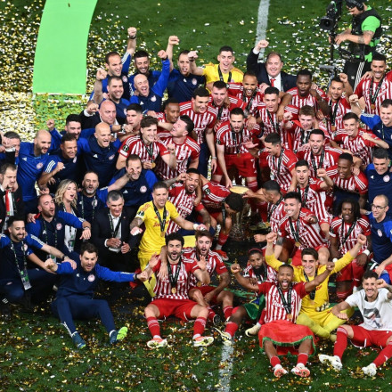 Globe Soccer: Ομάδα αποκάλυψη για το 2024 ο Ολυμπιακός - Το βραβείο παρέλαβε ο Βαγγέλης Μαρινάκης
