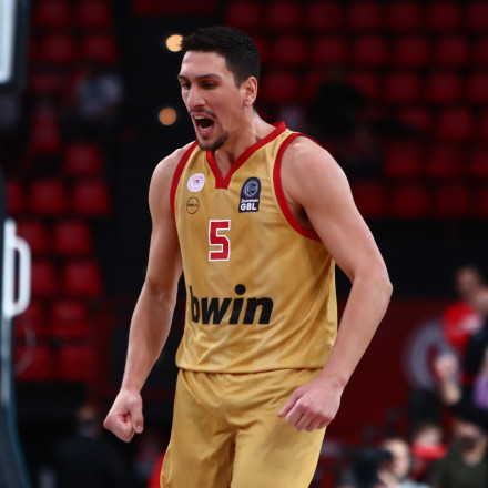 Ολυμπιακός: Χωρίς Λαρεντζάκη στο Μιλάνο για το παιχνίδι κόντρα στην Αρμάνι οι «ερυθρόλευκοι»