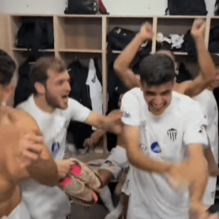 «Είναι τρελός ο πρόεδρος» - Χαμός στα αποδυτήρια της Καλαμάτας με το άκουσμα του έξτρα πριμ