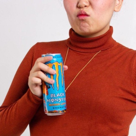 Ενεργειακά ποτά: Κίνδυνοι και επιπτώσεις, τι πρέπει να ξέρουν γονείς και έφηβοι