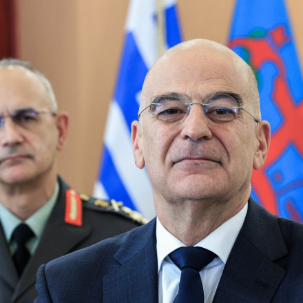 Αιφνίδια απόφαση Δένδια: Ζήτησε νωρίτερα τις κρίσεις στις Ένοπλες Δυνάμεις