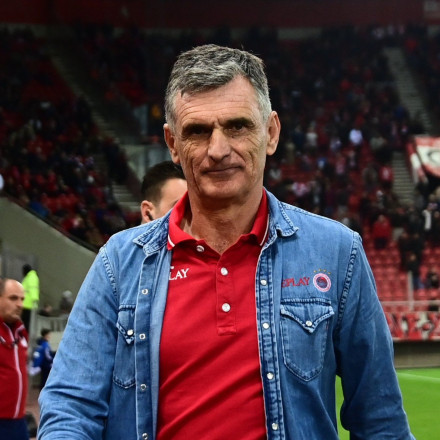 Χοσέ Λουίς Μεντιλίμπαρ: Συμπλήρωσε 90 αγωνες στον πάγκο του Ολυμπιακού και συνεχίζει