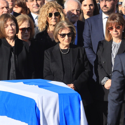 Η Ελλάδα αποχαιρέτησε τον Κώστα Σημίτη