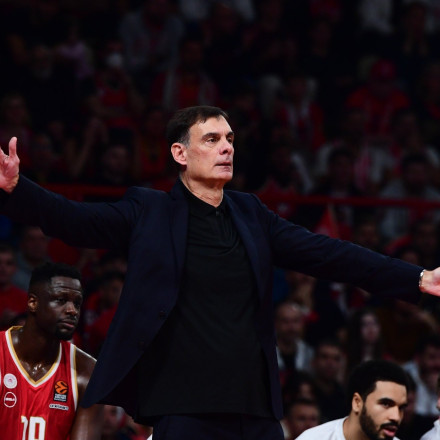 Mπαρτζώκας: «Θα μπορούσα να αφήσω τον Βεζένκοφ περισσότερο...»