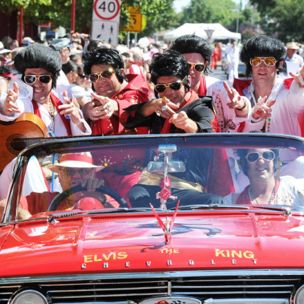 Έλβις Πρίσλεϊ: Εκατοντάδες θαυμαστές στην Αυστραλία για το φεστιβάλ που είναι αφιερωμένο στη μουσική του