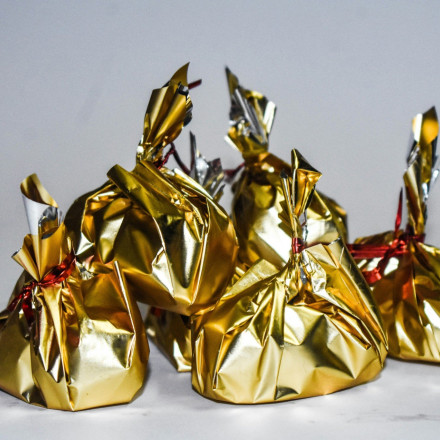 Ματ ή γυαλιστερή; Κάθε πλευρά του αλουμινόχαρτου έχει διαφορετική χρησιμότητα (στους 500 βαθμούς Κελσίου) Ματ ή γυαλιστερή; Κάθε πλευρά του αλουμινόχαρτου έχει διαφορετική χρησιμότητα (στους 500 βαθμούς Κελσίου)