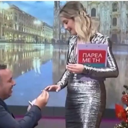 Μονόπετρο και πρόταση γάμου on air για τηλεπαρουσιάστρια στην Αλεξανδρούπολη