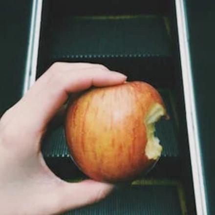 Apple: Επιδιώκει να κατοχυρώσει ως trademark όλα τα μήλα του κόσμου