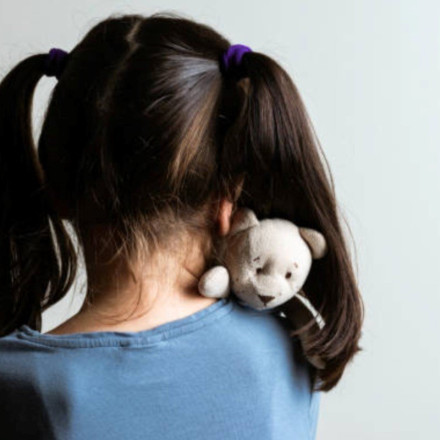 Σοκ στη Θεσσαλονίκη: 70χρονος κακοποιούσε σεξουαλικά την εγγονή του