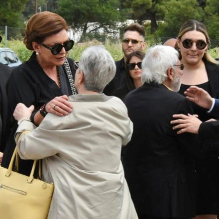 Θεόδωρος Πάγκαλος: Αποτεφρώθηκε στη Ριτσώνα - Το τραγούδι που ζήτησε να ακουστεί [vid]