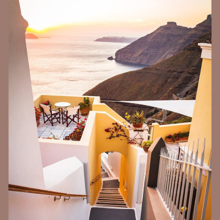 Σαντορίνη: Άντρας έπεσε στο κενό από υποχώρηση ξύλινου εξώστη και σκοτώθηκε