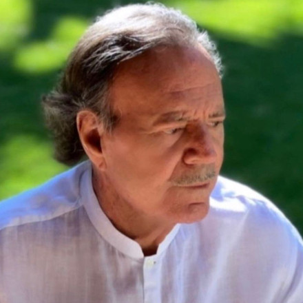 Χούλιο Ιγκλέσιας: Φήμες ότι η υγεία του δημοφιλούς τραγουδιστή επιδεινώνεται