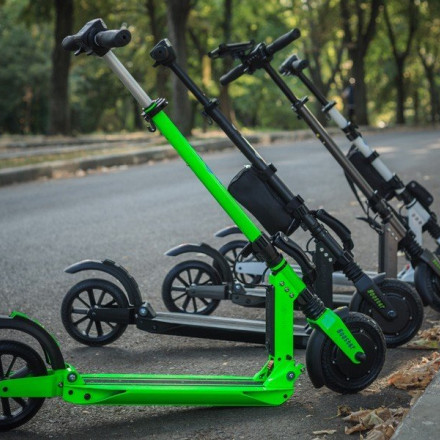 Ηλεκτρικά πατίνια: Καθημερινά τα ατυχήματα - Η νομοθεσία για την κυκλοφορία στον δρόμο