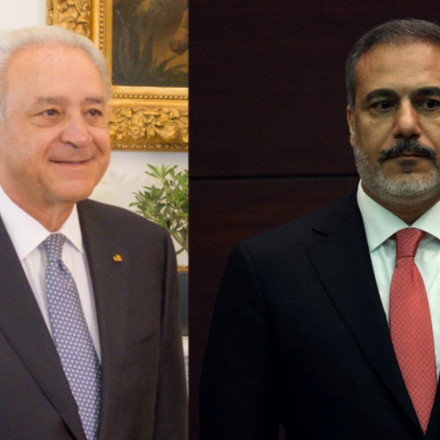 Έβρος: Τηλεφωνική επικοινωνία Κασκαρέλη - Φιντάν για τις μεταναστευτικές ροές