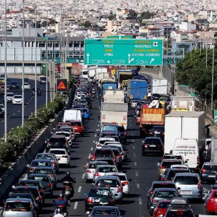 Κίνηση στους δρόμους: Μποτιλιάρισμα σε κεντρικές οδούς της Αθήνας - Καθυστερήσεις στην Αττική οδό