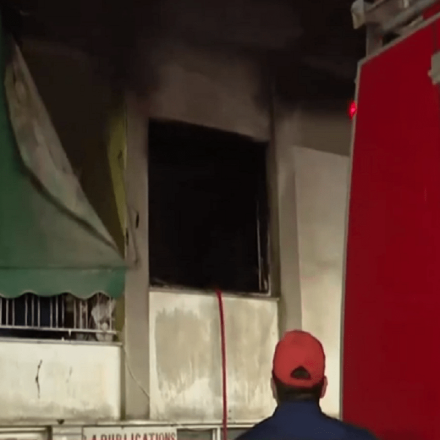 Πυρκαγιά σε ισόγειο διαμέρισμα στον Κολωνό - Επί ποδός η Πυροσβεστική