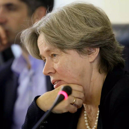 Αθηνά Λινού: Απαντά για τις αντιδράσεις στις δηλώσεις της σχετικά με τους καρκινοπαθείς