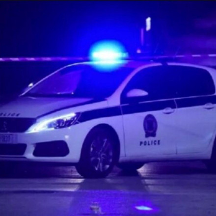 Αγρίνιο: Του έκανε παρατήρηση επειδή ουρούσε σε σιντριβάνι και τον μαχαίρωσε