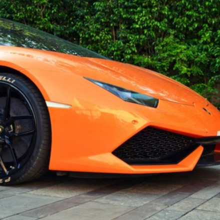 Pirelli: Σφοδρός ανταγωνισμός Ιταλίας και Κίνας για τον έλεγχο της εταιρείας ελαστικών