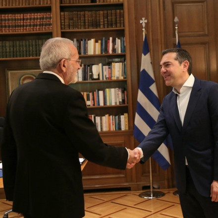 Συνάντηση Τσίπρα - Σαρμά: «Πρακτικές στοχοποίησης και ωμού εκβιασμού Μητσοτάκη έναντι της μουσουλμανικής μειονότητας»