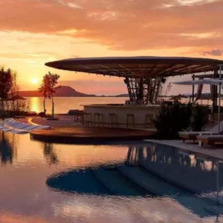 Το W Costa Navarino υποδέχεται τη νέα σεζόν στις 3 Μαΐου