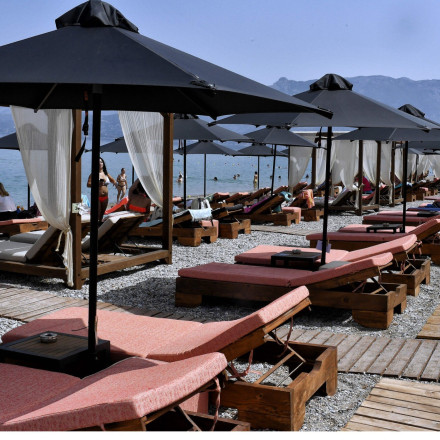 Τουρισμός δύο ταχυτήτων: Που υπάρχουν χαμόγελα και ποιοι δημοφιλείς προορισμοί βρίσκονται σε ύφεση