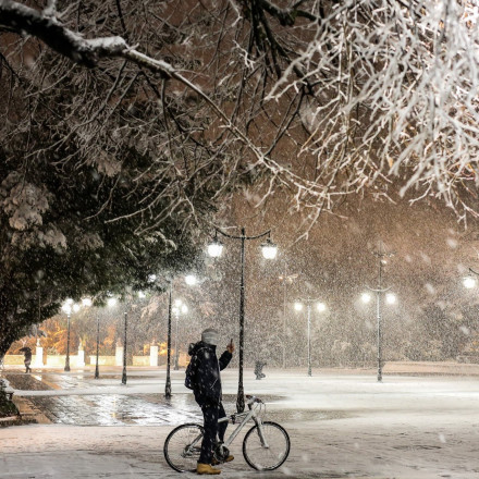 Αλλάζει ραγδαία ο καιρός: Φθινοπωρινά Χριστούγεννα και χειμωνιάτικη Πρωτοχρονιά