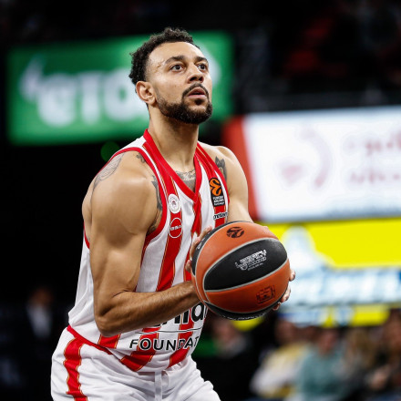 Μαγι-Γκος Ολυμπιακός στη Βιτόρια και τεράστιο «διπλό» με 102-101 σε ιστορικό παιχνίδι