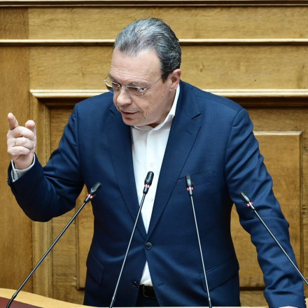 Φάμελλος σε Ανδρουλάκη: Ο θεσμός της προεδρίας δεν είναι το έδαφος για κομματικούς ανταγωνισμούς