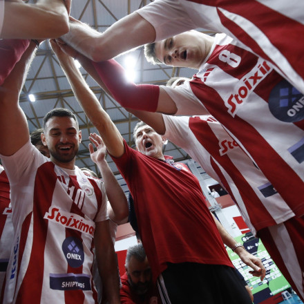 Ο Ολυμπιακός κέρδισε τη Μόντσα με σετ 3-1 και συνεχίζει το «ταξίδι» του στο CEV Champions League