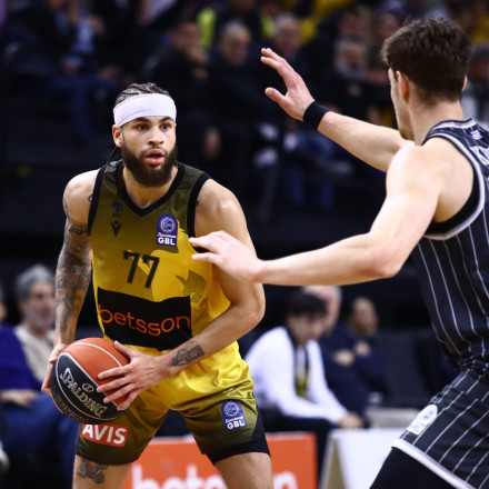 Η βαθμολογία της Basket League έπειτα μετά τις νίκες ΑΕΚ και Καρδίτσας