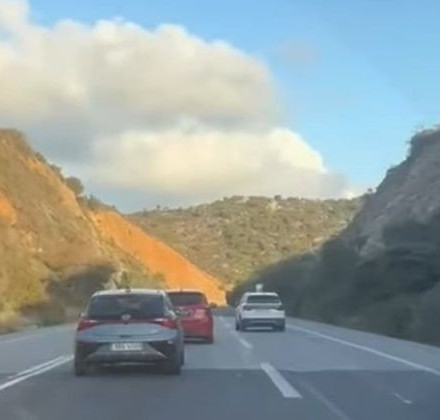 Κρήτη: Άλλος ένας επικίνδυνος οδηγός στον ΒΟΑΚ έκανε προσπεράσεις από τη ΛΕΑ Κρήτη: Άλλος ένας επικίνδυνος οδηγός στον ΒΟΑΚ έκανε προσπεράσεις από τη ΛΕΑ