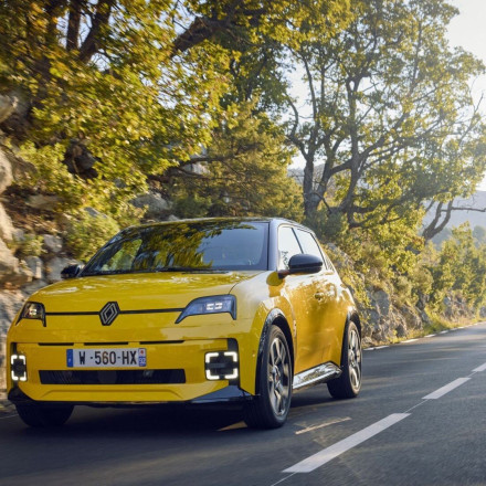 Το Renault 5 E-Tech Electric είναι το Car Of The Year 2025