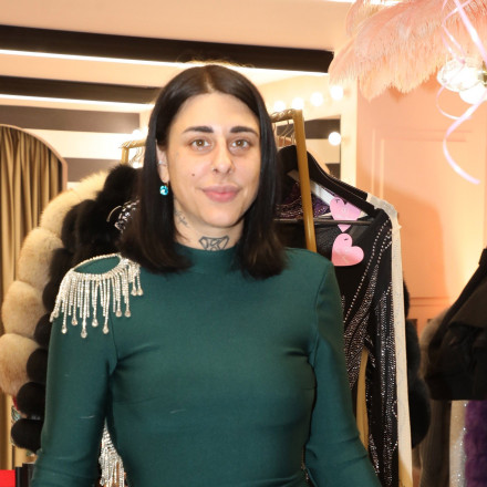 Super Κική: Έκανε πρόταση γάμου στον σύντροφό της με φόντο το Big Ben – Η επική αντίδρασή του