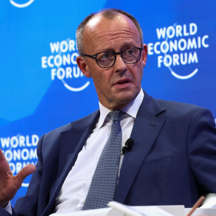 Σε ρυθμούς... Τραμπ η Γερμανία: «Θα απαγορέψουμε την είσοδο σε όλους τους παράνομους μετανάστες»