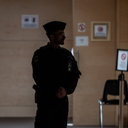 Γαλλία: Ισόβια στη μητέρα που βασάνιζε τη 13χρονη κόρη της και την άφησε να πεθάνει από την πείνα