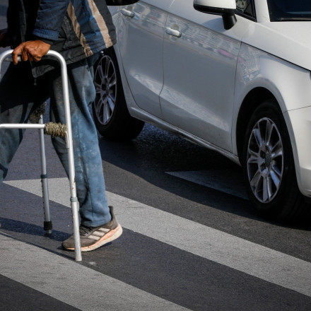 Έλληνες οδηγοί: Δεν σέβονται πεζούς και ΑμεΑ Έλληνες οδηγοί: Δεν σέβονται πεζούς και ΑμεΑ