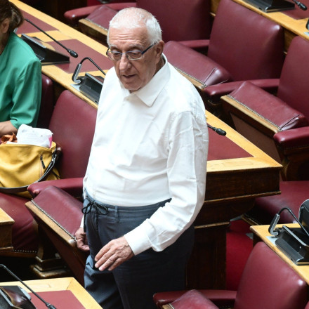 Η ώρα του Νικήτα Κακλαμάνη: Θα καταφέρει να σπάσει τα δυο ιστορικά ρεκόρ της Βουλής;