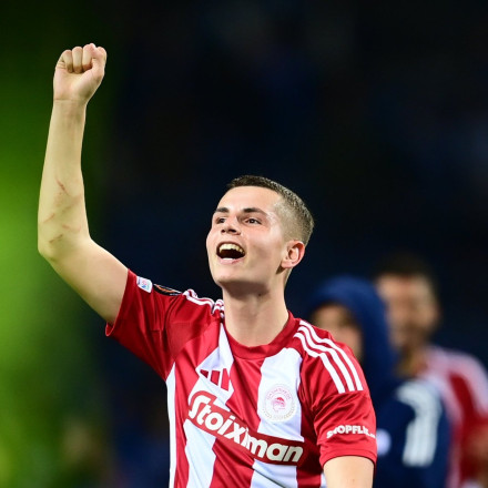 Έτοιμος να γράψει ιστορία ο Μουζακίτης - Παραμένει πρώτος σε ψήφους για το Golden Boy Web Awards