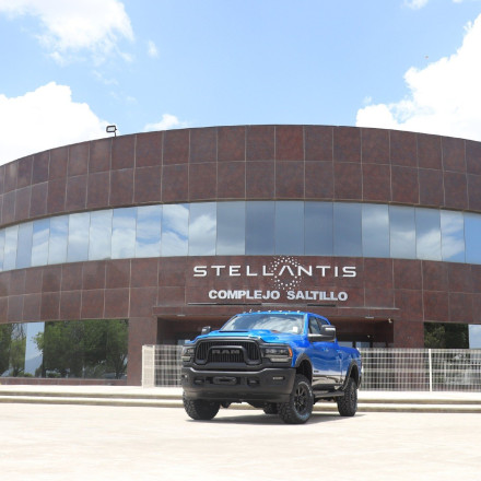 Ποιες αυτοκινητοβιομηχανίες απειλούνται από τους δασμούς του Τραμπ;