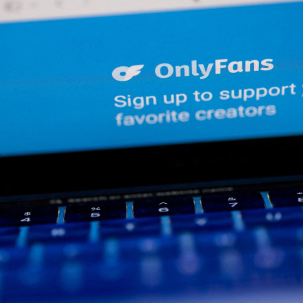 Πορνοστάρ του OnlyFans έπεσε από μπαλκόνι την ώρα που γύριζε ταινία και σκοτώθηκε